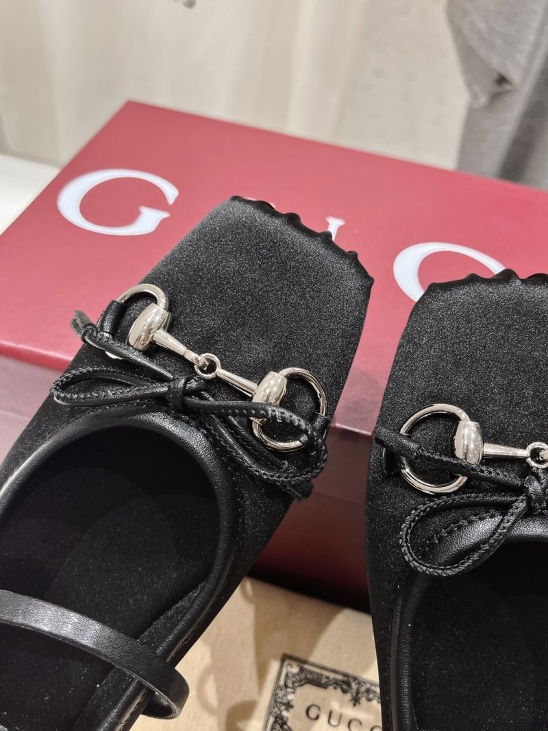 Gucci Flat Shoes